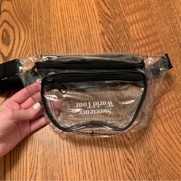 NEW Ariana Grande Sweetener World Tour Fanny Pack - Picture 1 of 4